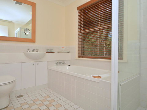 Villa 2br Prosecco Villa Located Within Cypress Lakes Resort - Accommodation Directory 13