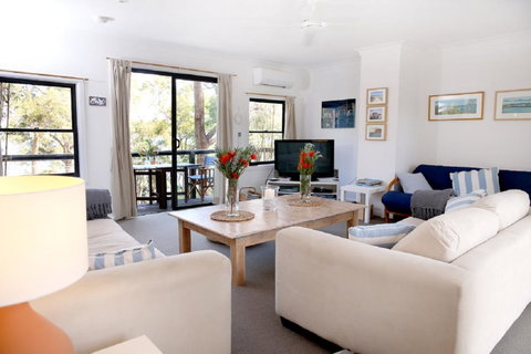 Refuge Cove On Pittwater - Accommodation Directory 5