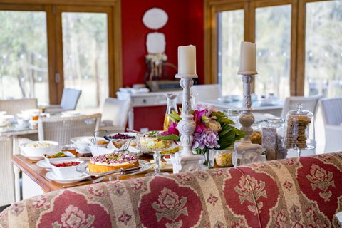 Thistle Hill Guesthouse - Walk To Many Wineries And Restaurants - Accommodation Directory 19