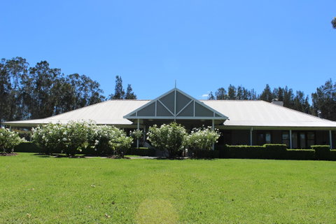 Thistle Hill Guesthouse - Walk To Many Wineries And Restaurants - Accommodation Directory 1