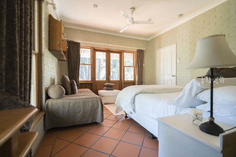 Thistle Hill Guesthouse - Walk To Many Wineries And Restaurants - Accommodation Directory 38
