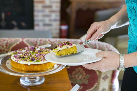 Thistle Hill Guesthouse - Walk To Many Wineries And Restaurants - Accommodation Directory 2