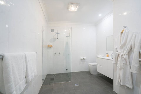 Thistle Hill Guesthouse - Walk To Many Wineries And Restaurants - Accommodation Directory 42