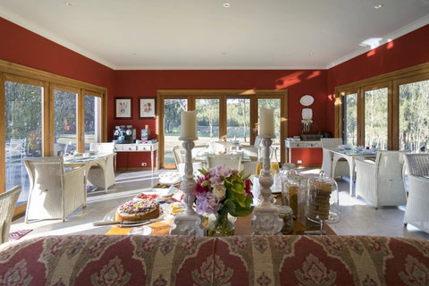 Thistle Hill Guesthouse - Walk To Many Wineries And Restaurants - Accommodation Directory 21