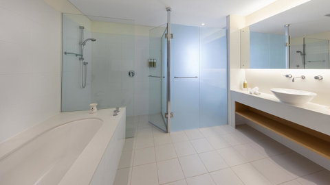 Oaks Cypress Lakes Resort - Accommodation Directory 7