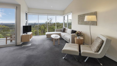 Oaks Cypress Lakes Resort - Accommodation Directory 2