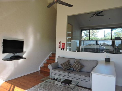 Wine Country Villas - Accommodation Directory 18