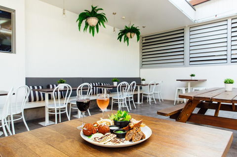 Coniston Hotel Wollongong - Accommodation Directory 10