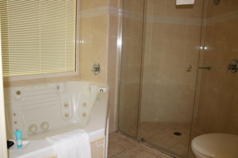 The Boathouse Resort Luxury Apartments - Accommodation Directory 6