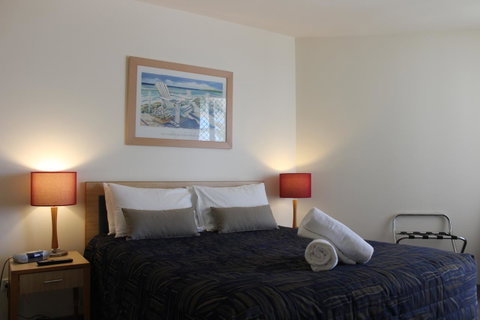 The Boathouse Resort Luxury Apartments - Accommodation Directory 4