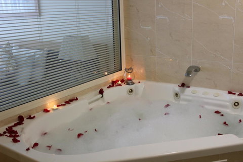 The Boathouse Resort Luxury Apartments - Accommodation Directory 20
