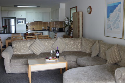 The Boathouse Resort Luxury Apartments - Accommodation Directory 14
