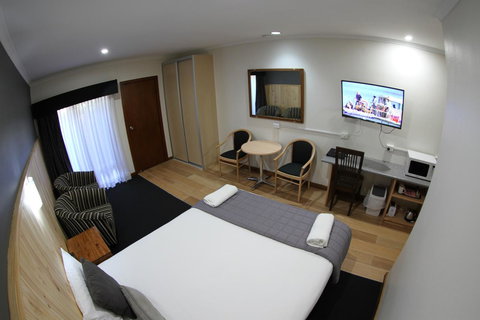 Sleepy Hill Motor Inn - Accommodation Directory 16