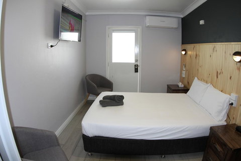 Sleepy Hill Motor Inn - Accommodation Directory 30