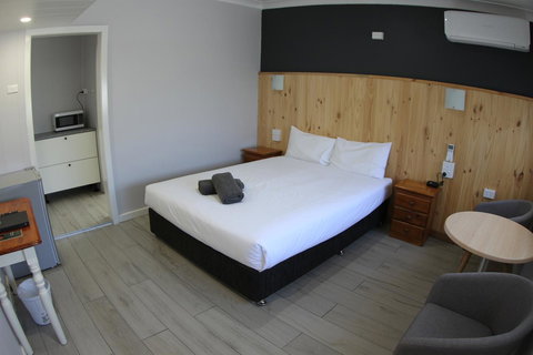 Sleepy Hill Motor Inn - Accommodation Directory 23