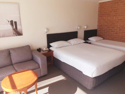 Marina Resort - Accommodation Directory 39