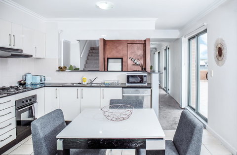DD Apartments On Darling Harbour - Accommodation Directory 1