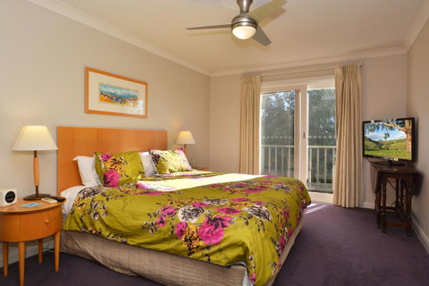 Villa 3br Chianti Villa Located Within Cypress Lakes Resort - Accommodation Directory 8