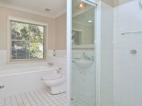 Villa 3br Chianti Villa Located Within Cypress Lakes Resort - Accommodation Directory 10