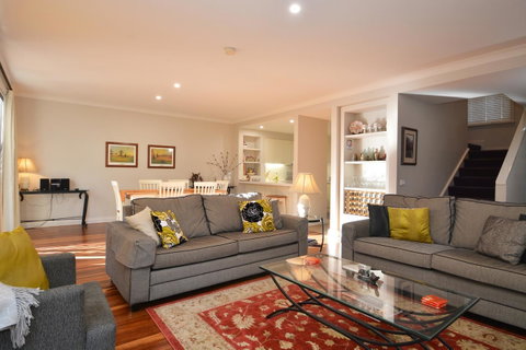 Villa 3br Chianti Villa Located Within Cypress Lakes Resort - Accommodation Directory 2