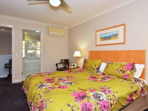 Villa 3br Chianti Villa Located Within Cypress Lakes Resort - Accommodation Directory 9
