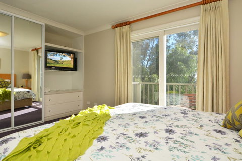 Villa 3br Chianti Villa Located Within Cypress Lakes Resort - Accommodation Directory 12
