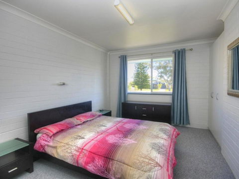 45 Wharf Street - Whole House - Accommodation Directory 12