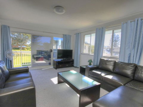 45 Wharf Street - Whole House - Accommodation Directory 0