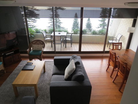 Manly Paradise Motel & Apartments - Accommodation Directory 27