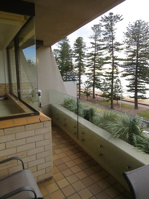 Manly Paradise Motel & Apartments - Accommodation Directory 40