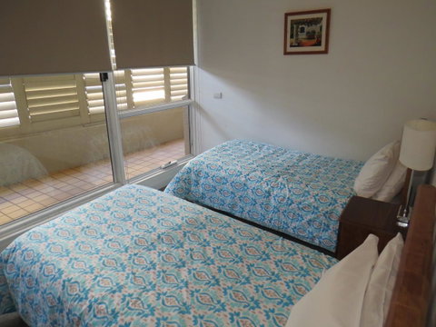Manly Paradise Motel & Apartments - Accommodation Directory 32