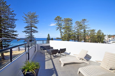 Manly Paradise Motel & Apartments - Accommodation Directory 17
