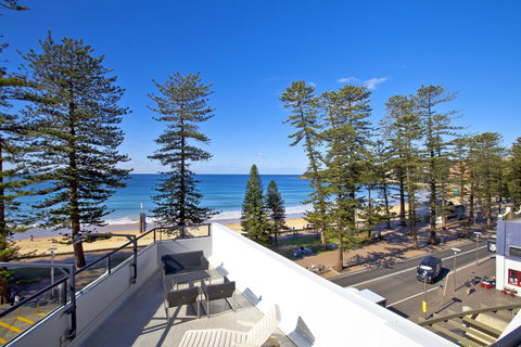 Manly Paradise Motel & Apartments - Accommodation Directory 16