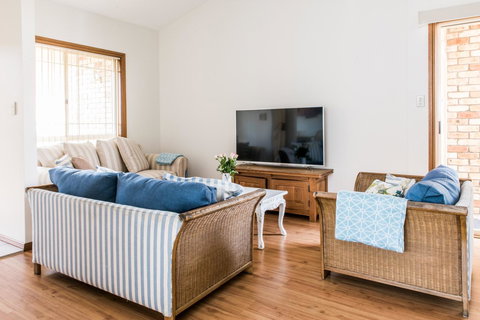 Ambience - Accommodation Directory 6