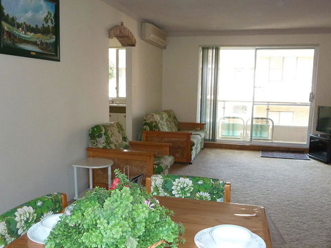 The Breakers 13 - Accommodation Directory 5