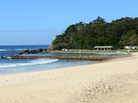 The Breakers 13 - Accommodation Directory 4