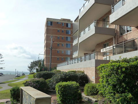 The Breakers 13 - Accommodation Directory 3