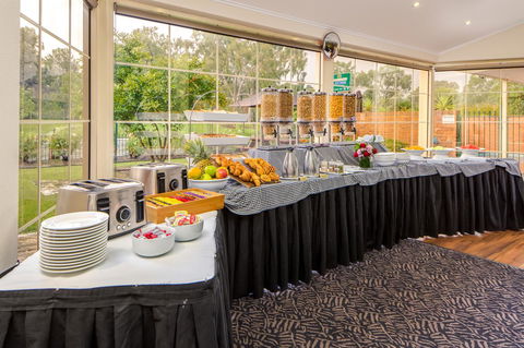 Best Western Plus Hovell Tree Inn - Accommodation Directory 10