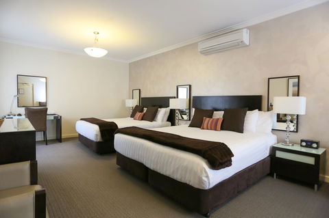 Best Western Plus Hovell Tree Inn - Accommodation Directory 16
