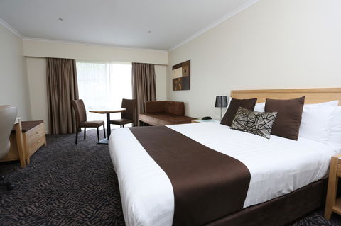 Best Western Plus Hovell Tree Inn - Accommodation Directory 19