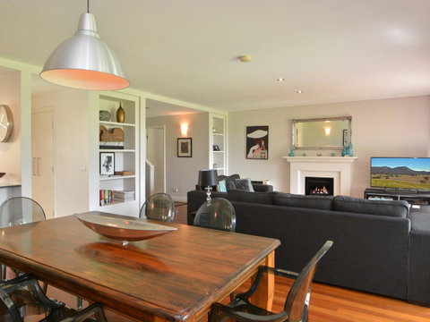 Villa 3br Margarita Villa Located Within Cypress Lakes Resort - Accommodation Directory 6