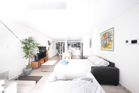Luxury Villa Darlington - Vine - Accommodation Directory 42