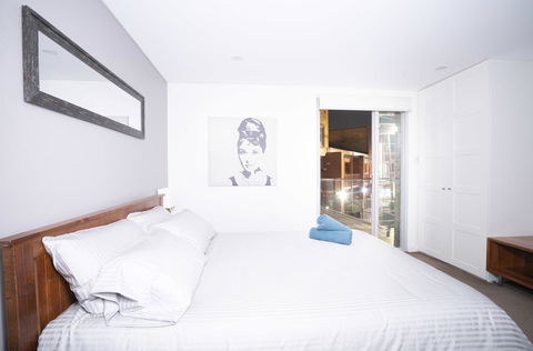 Luxury Villa Darlington - Vine - Accommodation Directory 26