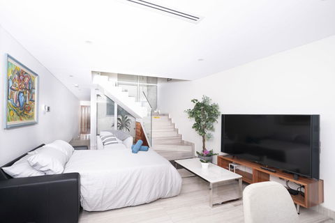 Luxury Villa Darlington - Vine - Accommodation Directory 43
