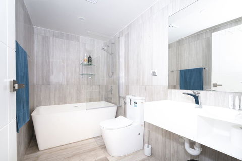 Luxury Villa Darlington - Vine - Accommodation Directory 4