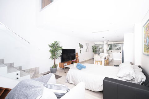 Luxury Villa Darlington - Vine - Accommodation Directory 41