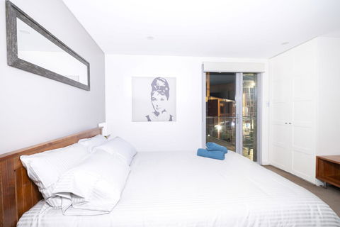 Luxury Villa Darlington - Vine - Accommodation Directory 37