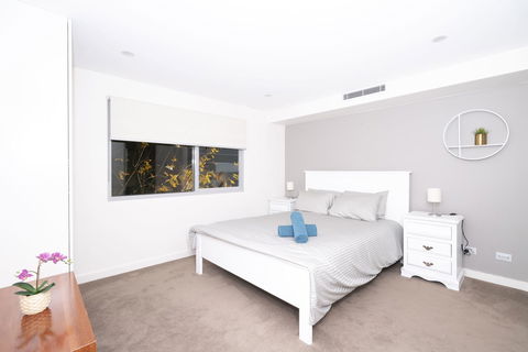 Luxury Villa Darlington - Vine - Accommodation Directory 28
