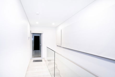 Luxury Villa Darlington - Vine - Accommodation Directory 13