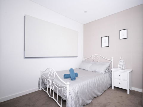 Luxury Villa Darlington - Vine - Accommodation Directory 30